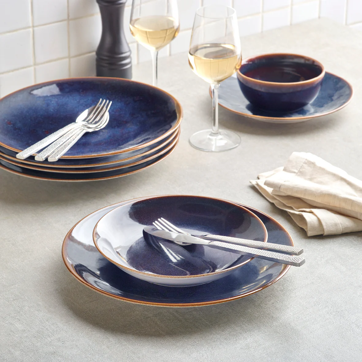 Service De Table 24 Pièces en Grès Naturel - Bleu Profond