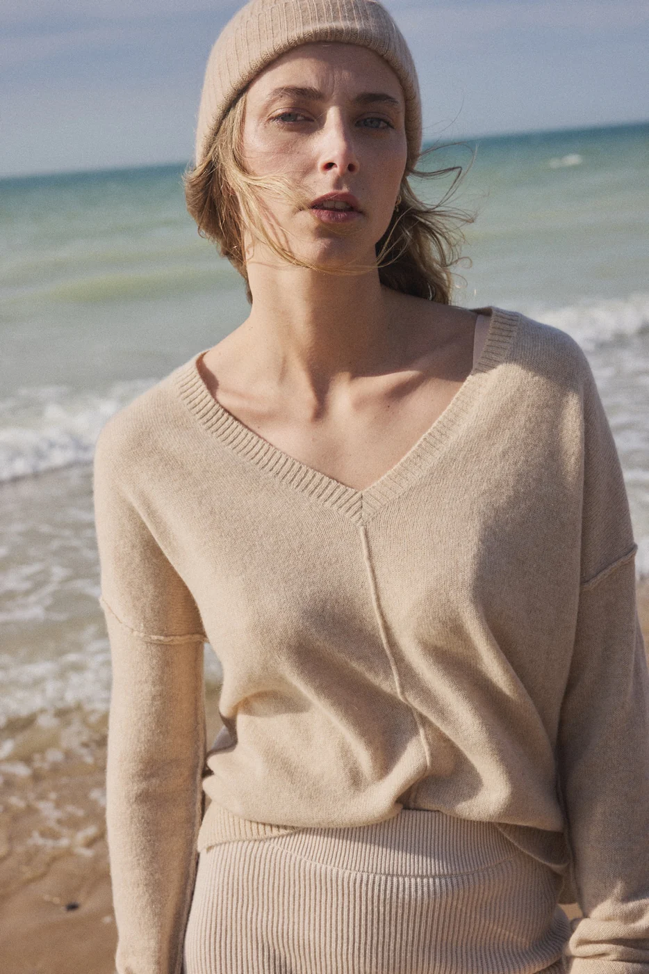 Pull Col V Oversize Coutures Manon - Beige Crème - Image 12