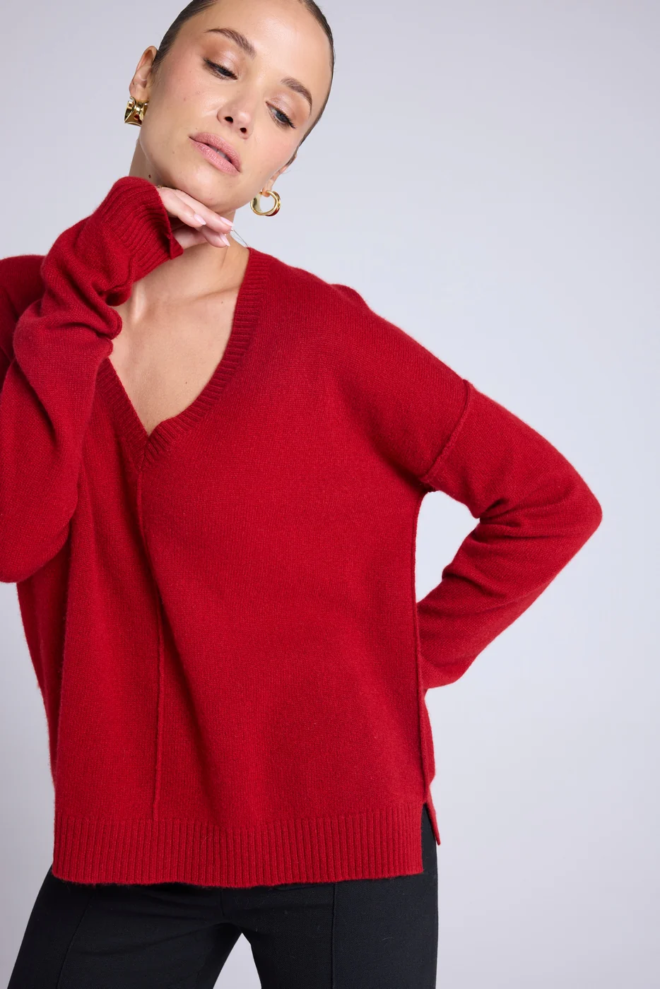 Pull Col V Oversize Coutures Manon - Rouge Bordeau - Image 6