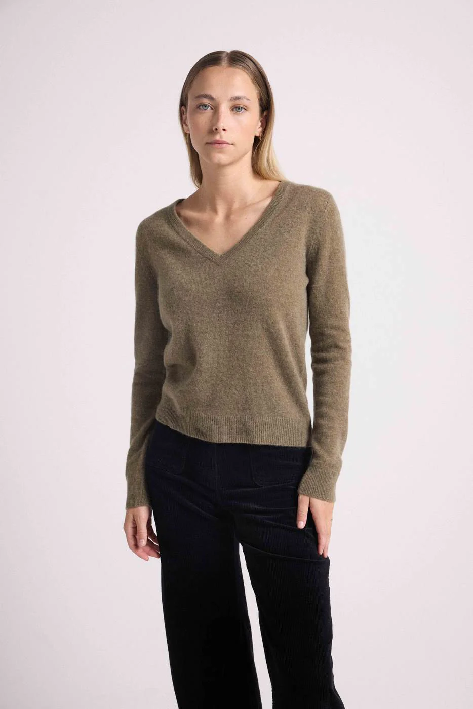 Pull Col V Zefina - Vert Khaki - Image 3