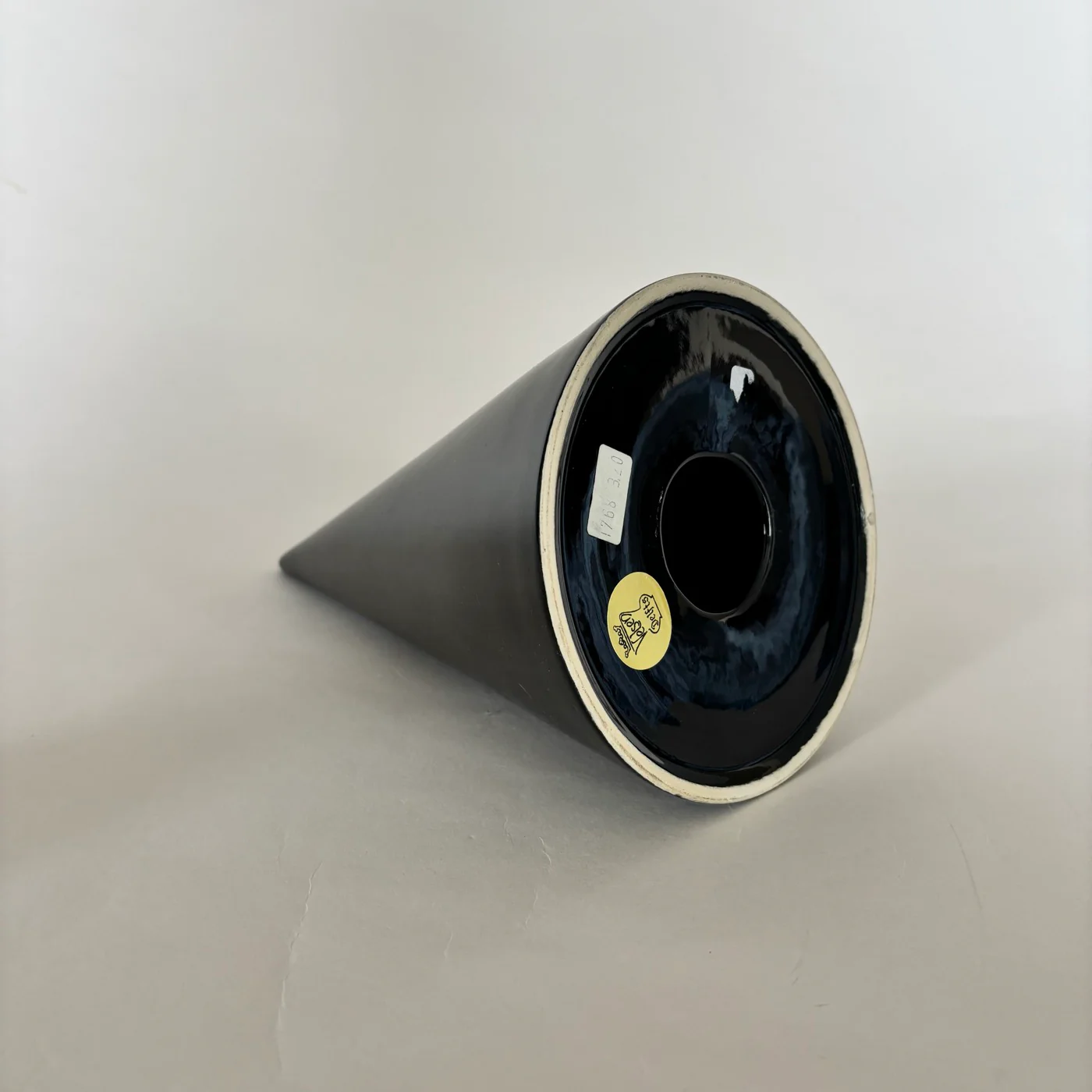 Cone En Céramique Noir - Image 3