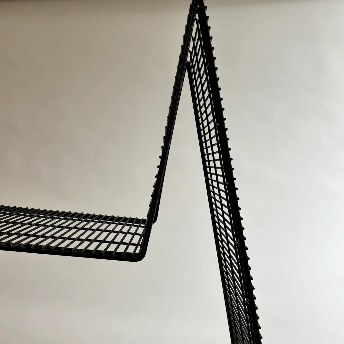 Fauteuil Métallique Graphique - Image 6