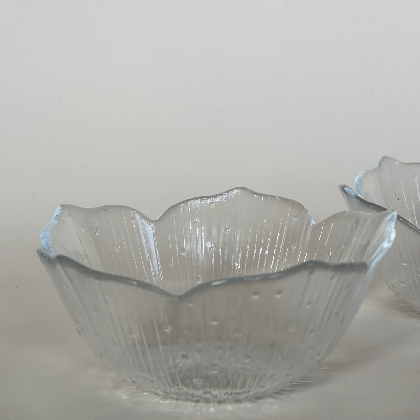 Deux Coupelles En Verre Fleur - Image 3