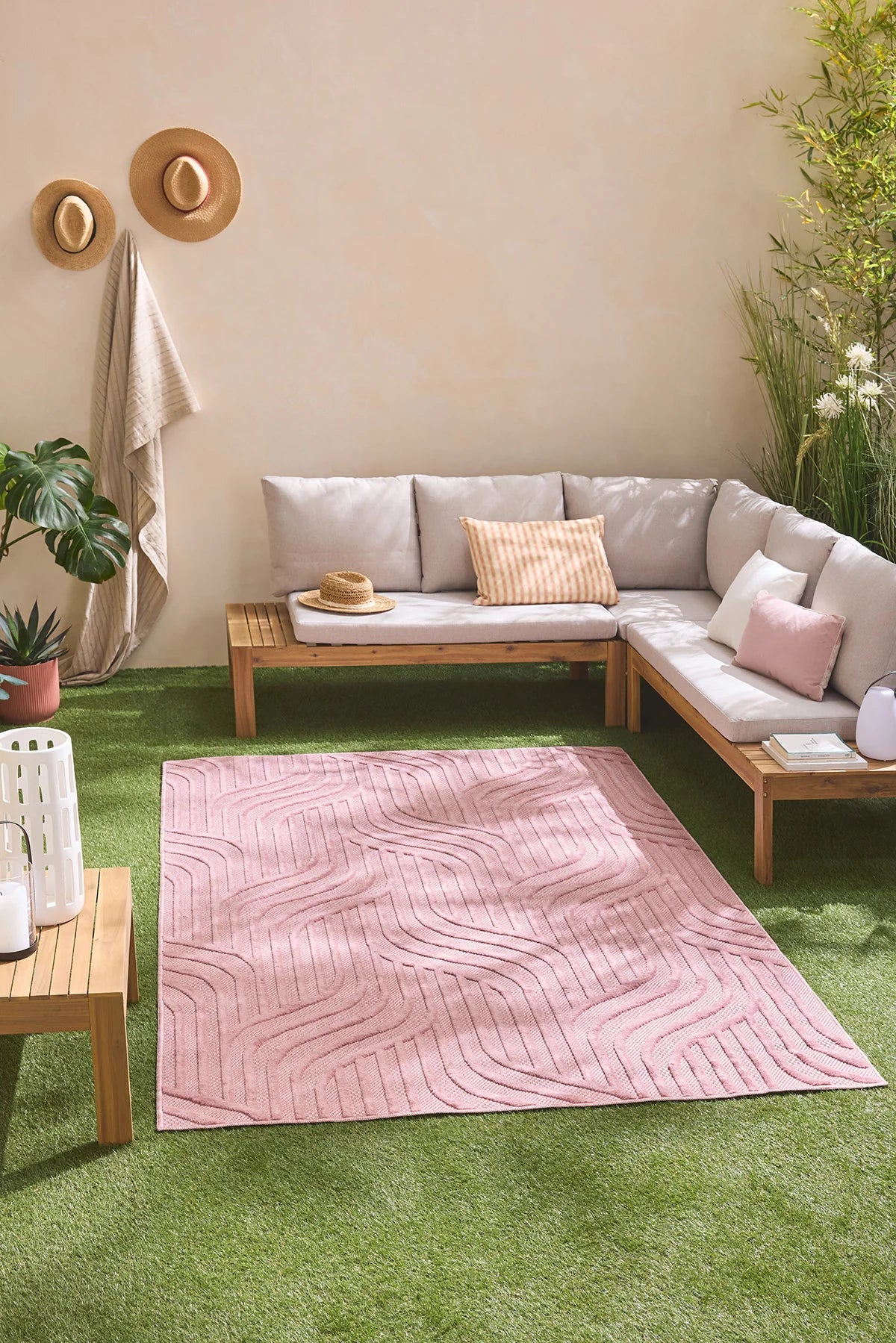 Tapis Santorini 989 - Motif Graphique - Rose - Intérieur / Extérieur