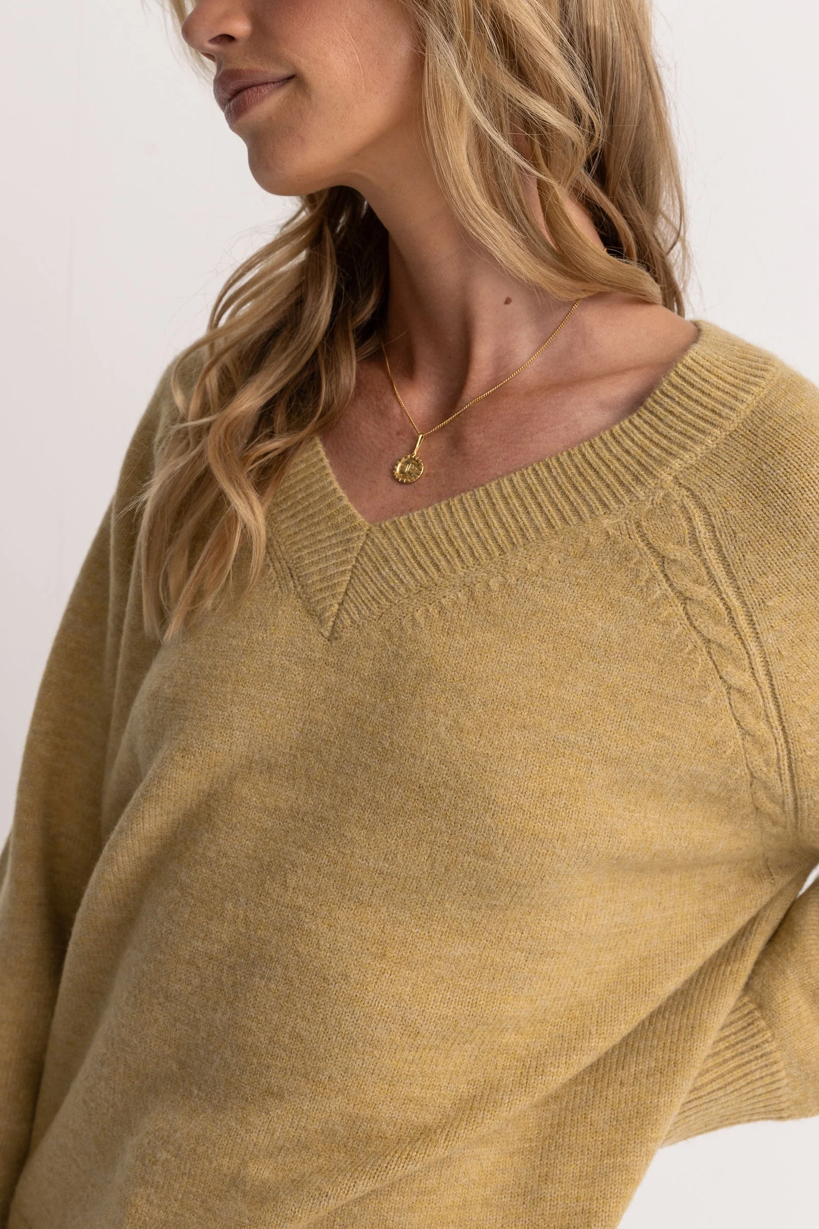Pull Moonstone Oversized V Neck - Moss - Image 2