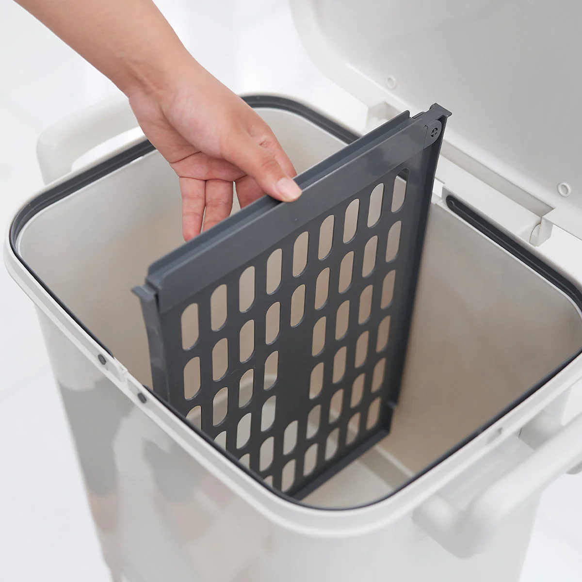 Poubelle 2 Compartiments Valoris 45L - Blanc - Image 3